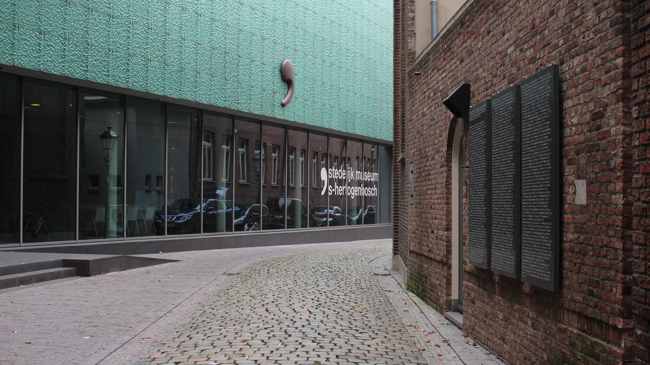 Kunstwerk niet op poort, maar op Anne Frankplein