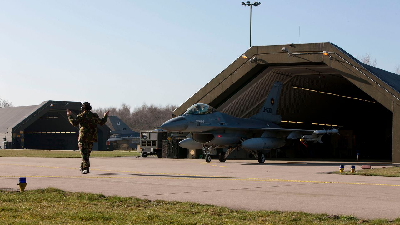 F-16’s van vliegbasis Volkel paraat voor bescherming NAVO-luchtruim Oost-Europa