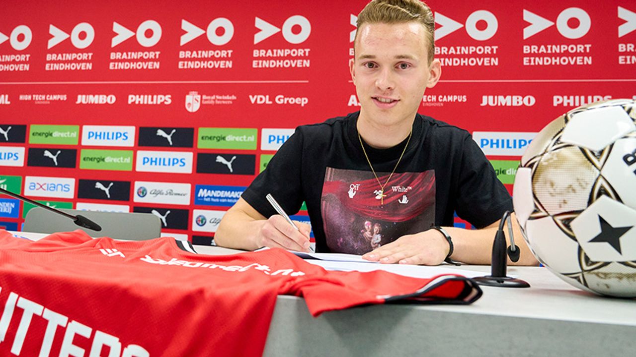 Osse voetballer Lars Putters tekent contract bij PSV