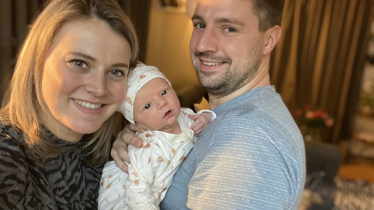 Superbijzonder: Mama, papa en pasgeboren Bobbi uit Uden op dezelfde dag jarig