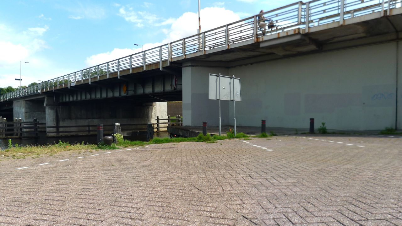 Diezebrug bij de Tramkade wordt vervangen door lagere brug