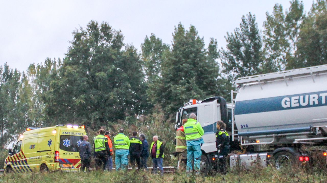 Motorrijder Overleden Na Botsing Met Vrachtwagen Op N279 Bij Veghel ...