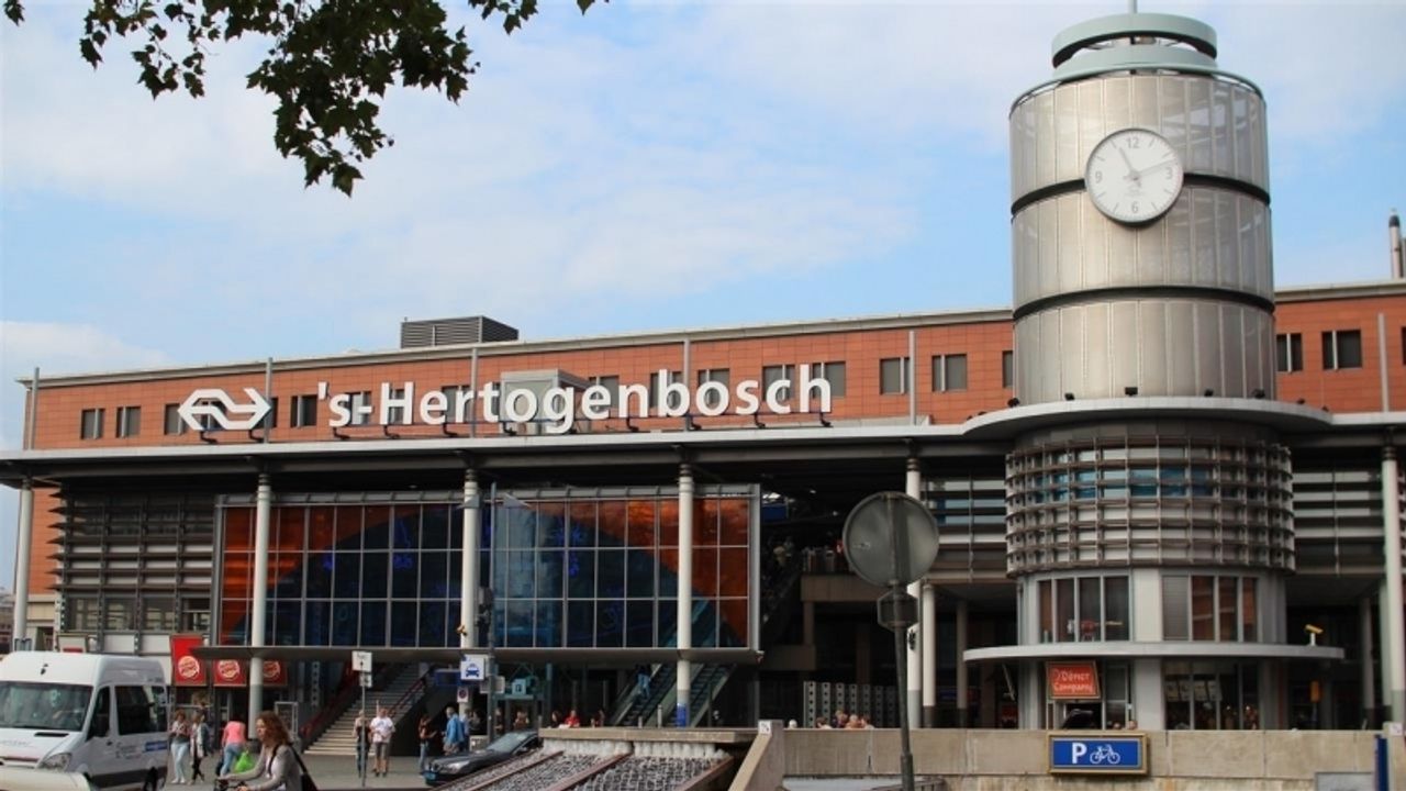 Bossche reizigers kunnen vanaf 2023 wekelijks in de nacht met de trein naar Schiphol