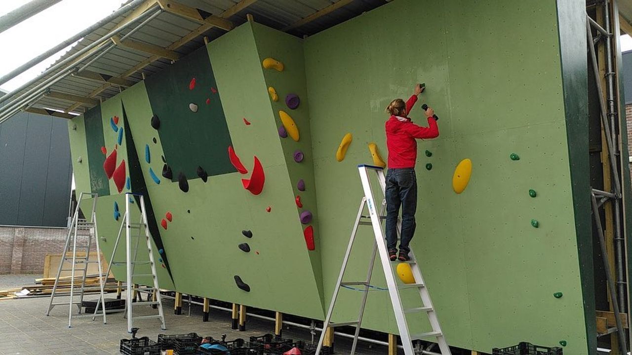 Bossche Boulders opent nieuwe wand om buiten sporten mogelijk te maken in coronatijd